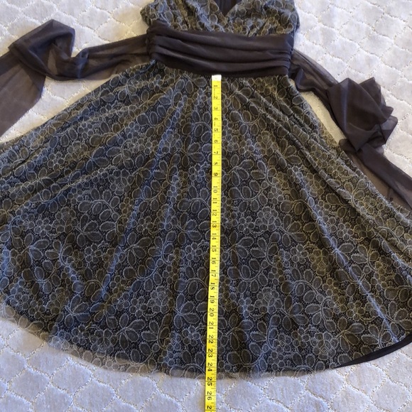 Special Occasion or Cocktail Dress - Picture 10 of 11